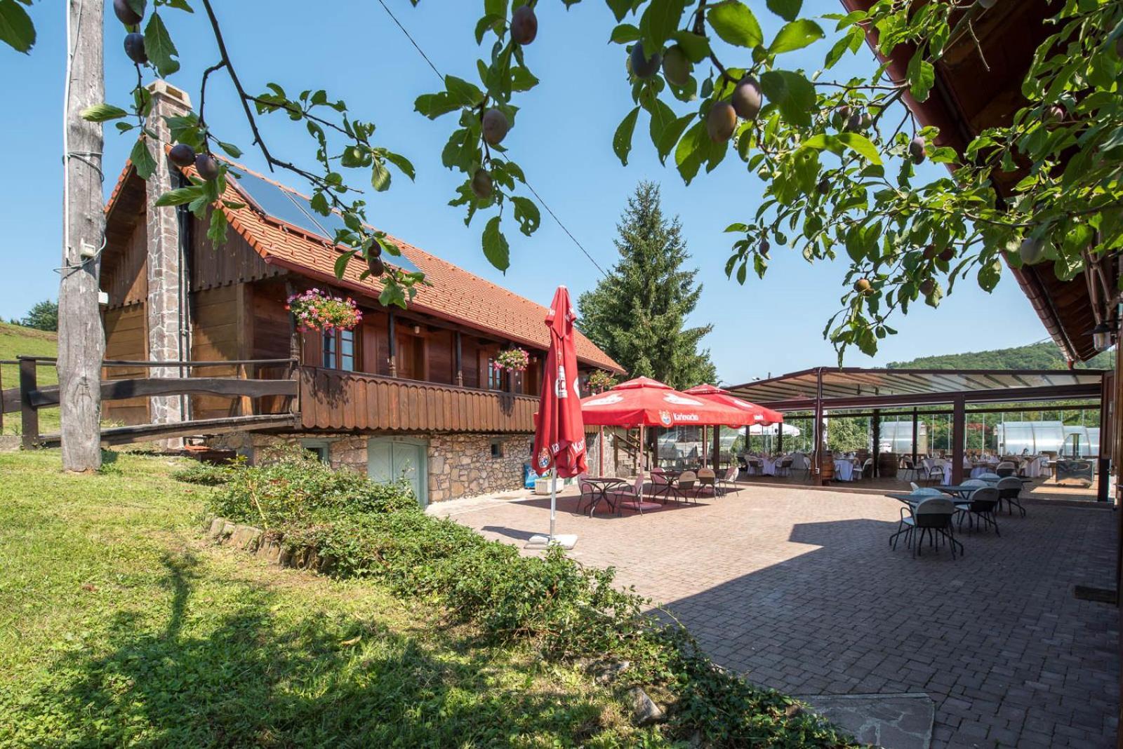 Hotel Srakovcic Heart Of Nature Ribnik Exteriör bild
