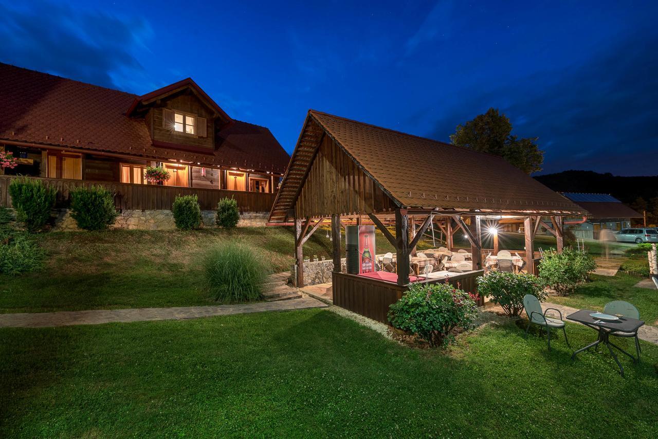 Hotel Srakovcic Heart Of Nature Ribnik Exteriör bild