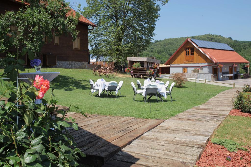 Hotel Srakovcic Heart Of Nature Ribnik Exteriör bild